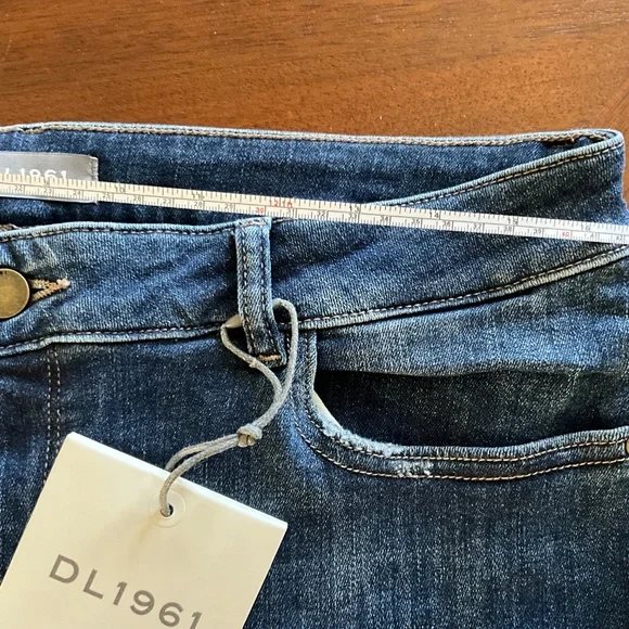 DL1961 NWT $269 Mara Mid-Rise Ankle Instasculpt Jeans Size 34 Fits Like a 31 - Picture 9 of 12